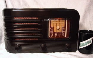 stromberg carlson 561, tube radio, tubesvalves,valve wireless,bakelite radios,1946,1947,