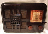 Lovely Allied Knight tube radio in a Bakelite case,